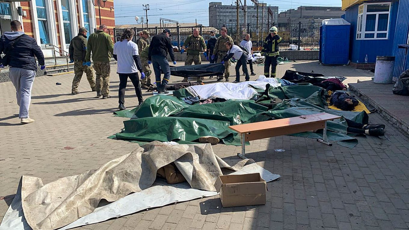 30 killed, 100 injured in Ukraine train station attack: Railway chief - The Moscow Times