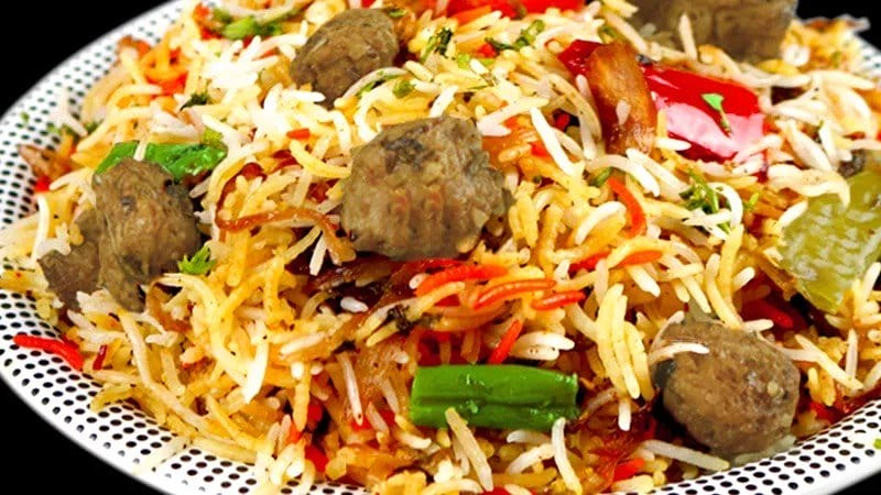 If you like to eat something spicy, make Soya Veg Biryani at home.