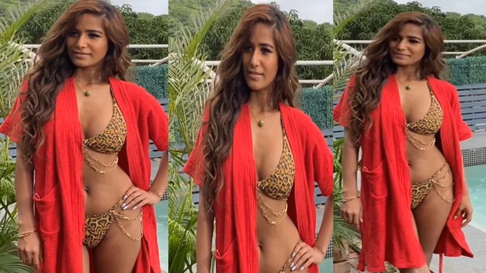 Poonam Pandey's glamorous avatar grabs everyone's attention, the actress is seen posing in a bikini by the pool