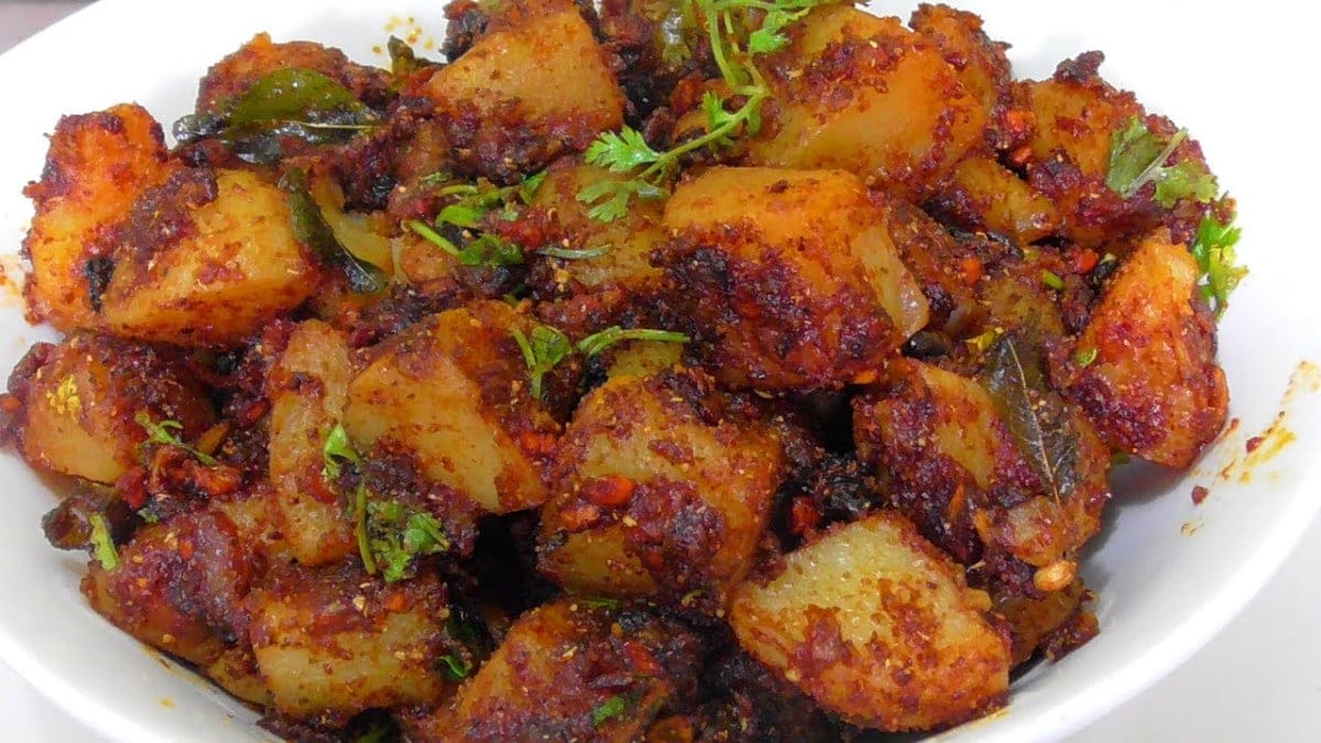 Forget about Chinese food in the rain, make desi masala potatoes at home