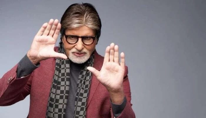 Amitabh Bachchan is cleaning the room and bathroom, said in the post how the situation is after Corona