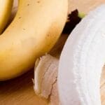 Banana peel can bring back the lost color of the face, you will get these benefits